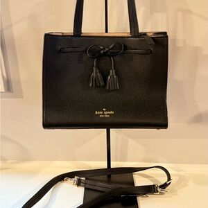 KATE SPADE NEW YORK Hayes
Street Small Isobel Satchel